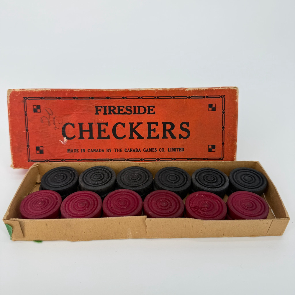 Vintage 1930’s Fireside Wood Checkers Pions by the Canada Games Co Complete set